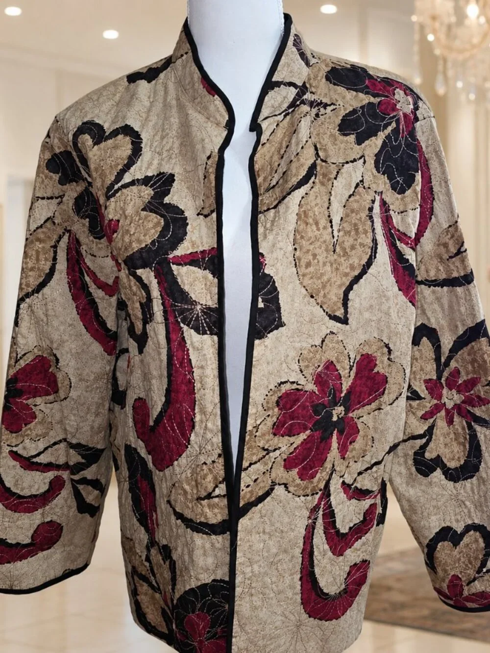 Alfred Dunner Floral Quilted Jacket Beige Red Black Size L/XL